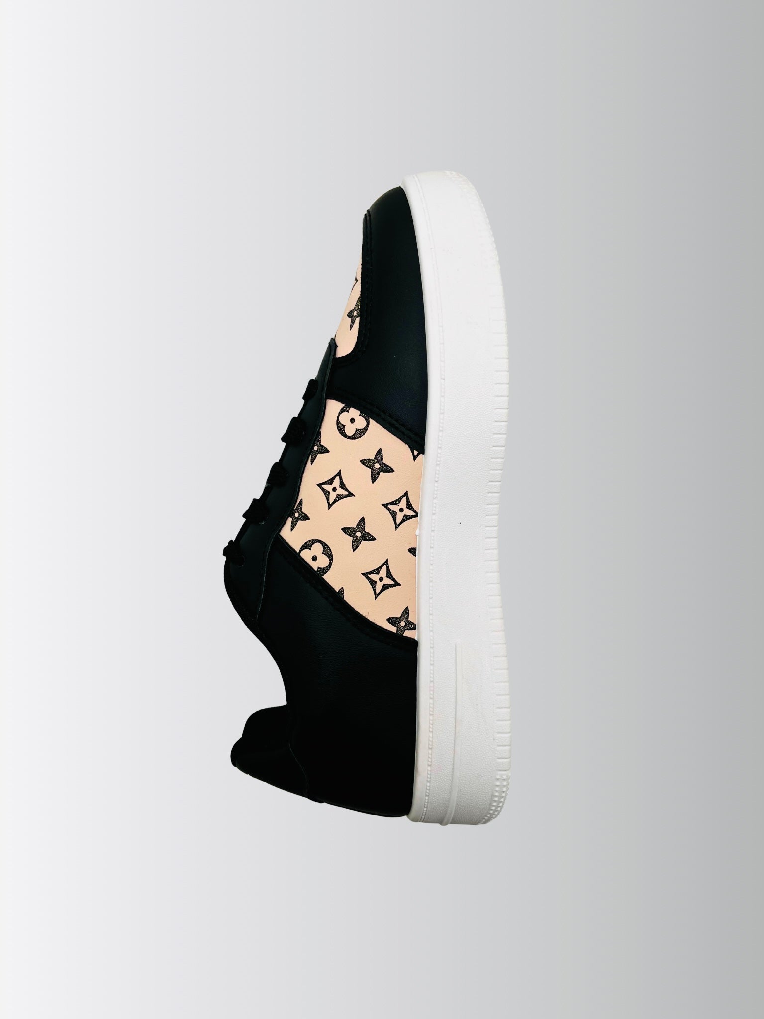 Women’s Casual Sneakers – Stylish & Comfortable Fashion Shoes (Made in China)