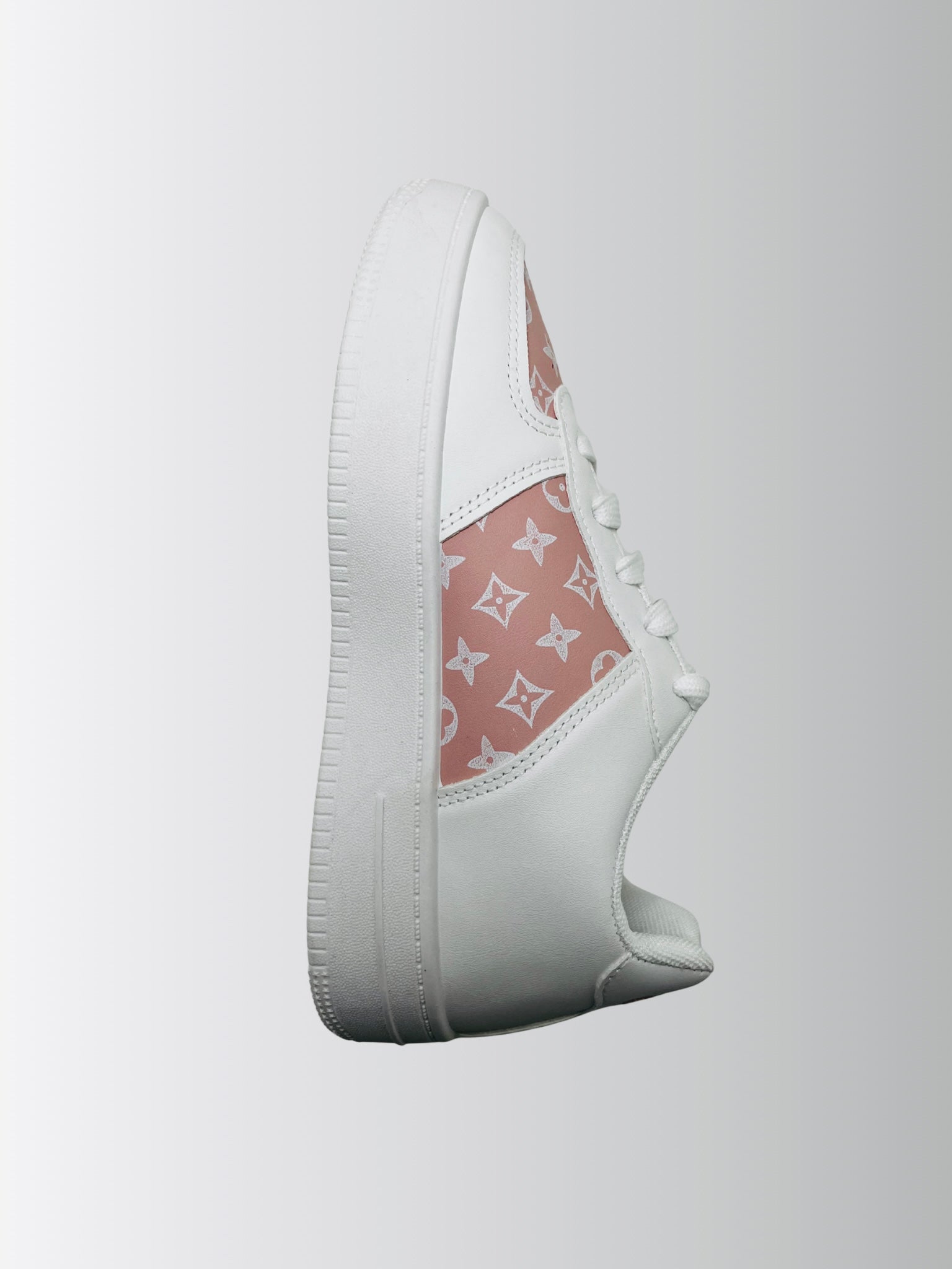 Women’s Casual Sneakers – Stylish & Comfortable Fashion Shoes (Made in China)