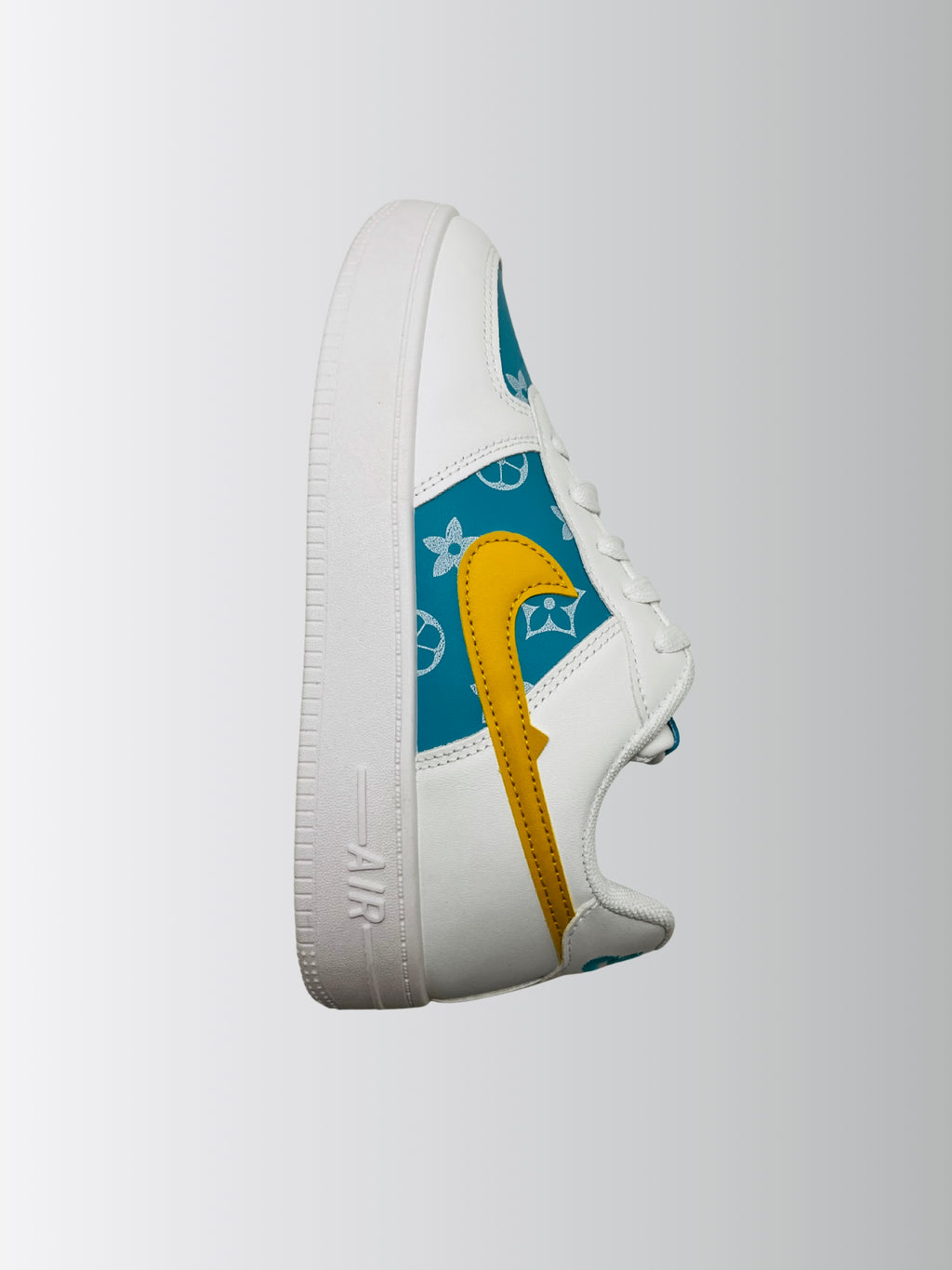 Women’s Casual Sneakers – Stylish & Comfortable Fashion Shoes (Made in China)