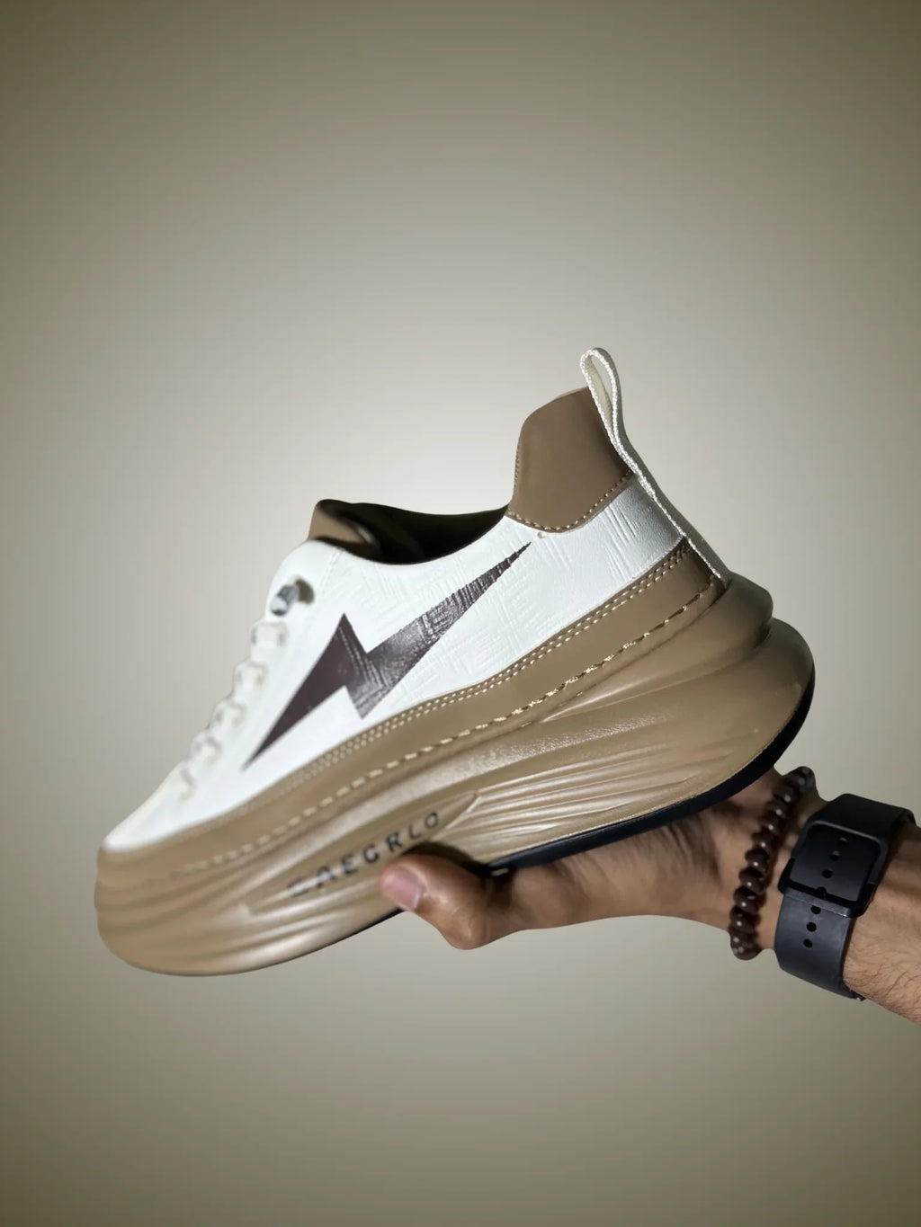 StrideCore™ MaxRunner – Men’s Lightweight Breathable Running Shoes