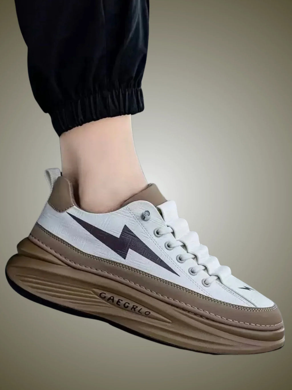 StrideCore™ MaxRunner – Men’s Lightweight Breathable Running Shoes