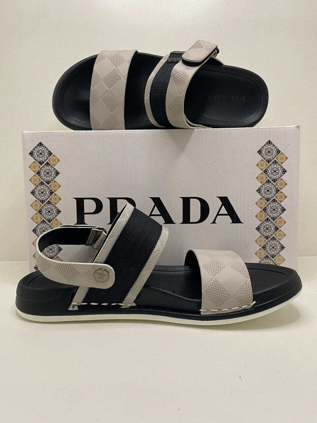 Parada Touch Dualwear Sandals – Festive & Casual